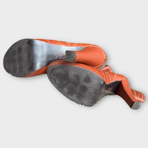 BCBG woman’s size 9, high heeled 16 inch high brown leather boots. - Picture 6 of 9